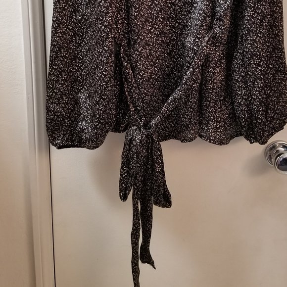 wrap around front tie back long sleeve top - Picture 8 of 8